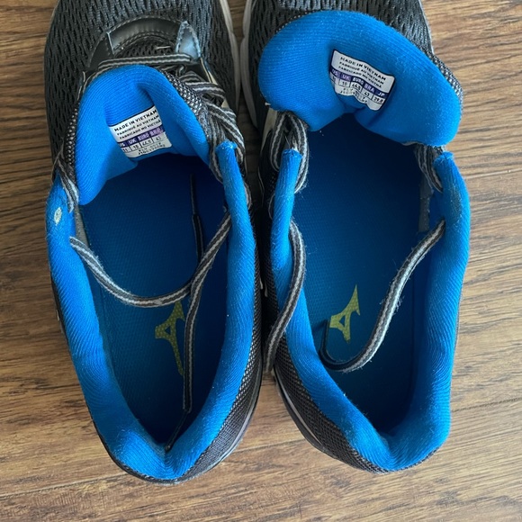 Mens mizuno shoes - Picture 6 of 6